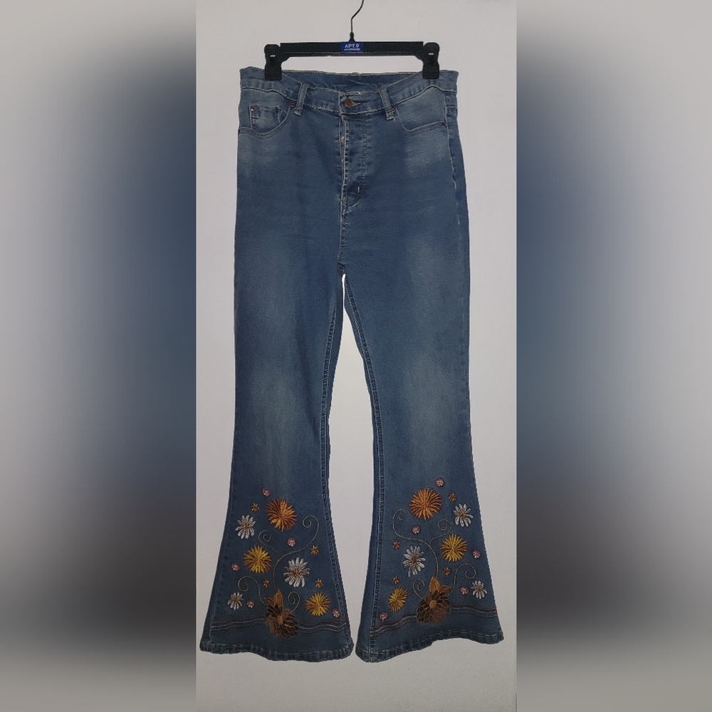 NWOT Little Girl Blue Floral Embroidered Denim Flared Jeans
